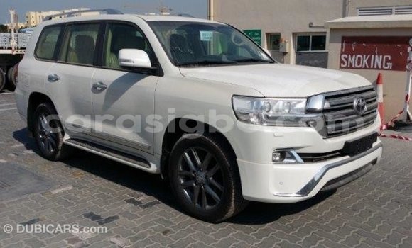 Buy Import Toyota Land Cruiser White Car in Import - Dubai in Togo Buy Import Toyota Land Cruiser White Car in Import - Dubai in Togo
