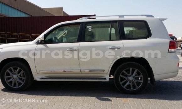 Buy Import Toyota Land Cruiser White Car in Import - Dubai in Togo Buy Import Toyota Land Cruiser White Car in Import - Dubai in Togo