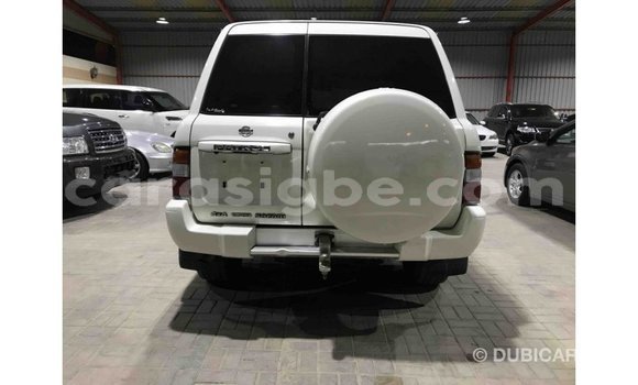Acheter Import Voiture Nissan Patrol Blanc à Import - Dubai, Togo