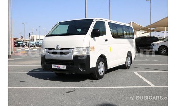 Acheter Import Voiture Toyota Hiace Blanc à Import - Dubai, Togo