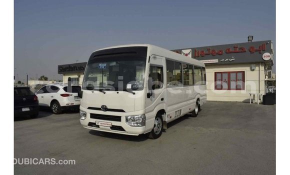 Acheter Import Voiture Toyota Coaster Blanc à Import - Dubai, Togo