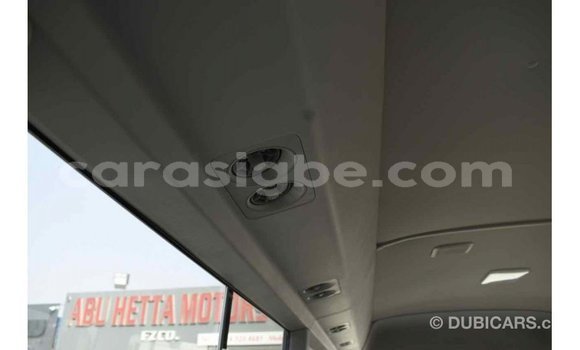 Acheter Import Voiture Toyota Coaster Blanc à Import - Dubai, Togo Acheter Import Voiture Toyota Coaster Blanc à Import - Dubai, Togo