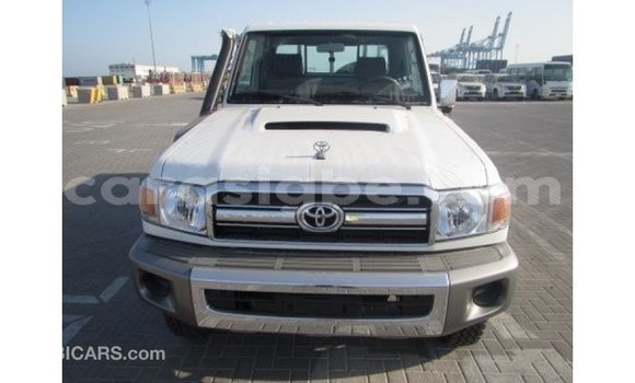 Acheter Import Voiture Toyota Land Cruiser Blanc à Import - Dubai, Togo Acheter Import Voiture Toyota Land Cruiser Blanc à Import - Dubai, Togo