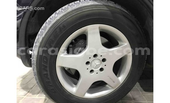 Acheter Import Voiture Mercedes‒Benz 190 (W201) Bleu à Import - Dubai, Togo Acheter Import Voiture Mercedes‒Benz 190 (W201) Bleu à Import - Dubai, Togo