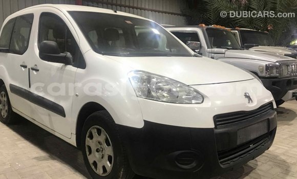 Acheter Import Voiture Peugeot Partner Blanc à Import - Dubai, Togo