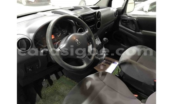 Acheter Import Voiture Peugeot Partner Blanc à Import - Dubai, Togo Acheter Import Voiture Peugeot Partner Blanc à Import - Dubai, Togo