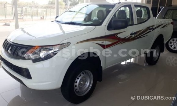 Buy Import Mitsubishi L200 White Car in Import - Dubai in Togo