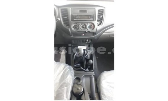 Buy Import Mitsubishi L200 White Car in Import - Dubai in Togo
