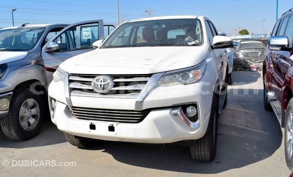 Acheter Import Voiture Toyota Fortuner Blanc à Import - Dubai, Togo Acheter Import Voiture Toyota Fortuner Blanc à Import - Dubai, Togo