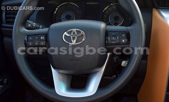 Acheter Import Voiture Toyota Fortuner Blanc à Import - Dubai, Togo Acheter Import Voiture Toyota Fortuner Blanc à Import - Dubai, Togo