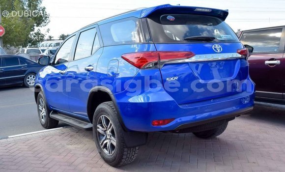 Acheter Import Voiture Toyota Fortuner Bleu à Import - Dubai, Togo Acheter Import Voiture Toyota Fortuner Bleu à Import - Dubai, Togo