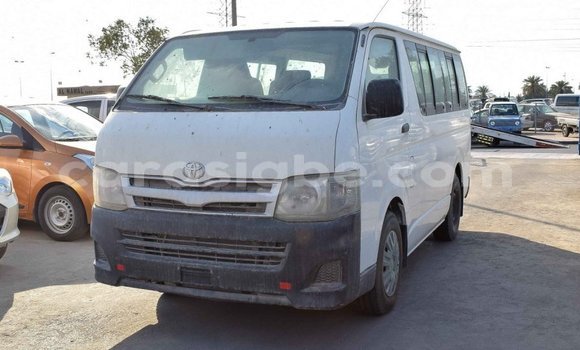 Acheter Import Voiture Toyota Hiace Blanc à Import - Dubai, Togo Acheter Import Voiture Toyota Hiace Blanc à Import - Dubai, Togo