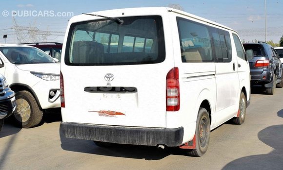 Acheter Import Voiture Toyota Hiace Blanc à Import - Dubai, Togo Acheter Import Voiture Toyota Hiace Blanc à Import - Dubai, Togo