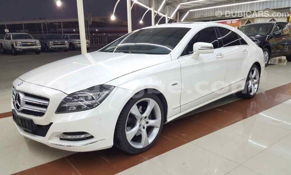 Acheter Import Voiture Mercedes‒Benz 190 (W201) Blanc à Import - Dubai, Togo Acheter Import Voiture Mercedes‒Benz 190 (W201) Blanc à Import - Dubai, Togo