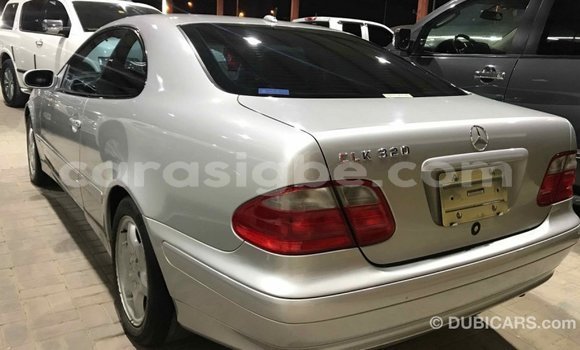 Acheter Import Voiture Mercedes‒Benz 190 (W201) Autre à Import - Dubai, Togo Acheter Import Voiture Mercedes‒Benz 190 (W201) Autre à Import - Dubai, Togo