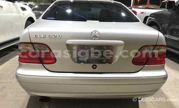 Acheter Import Voiture Mercedes‒Benz 190 (W201) Autre à Import - Dubai, Togo Acheter Import Voiture Mercedes‒Benz 190 (W201) Autre à Import - Dubai, Togo