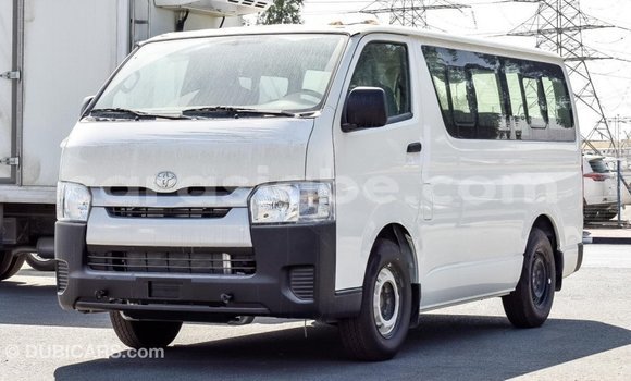 Acheter Import Voiture Toyota Hiace Blanc à Import - Dubai, Togo Acheter Import Voiture Toyota Hiace Blanc à Import - Dubai, Togo