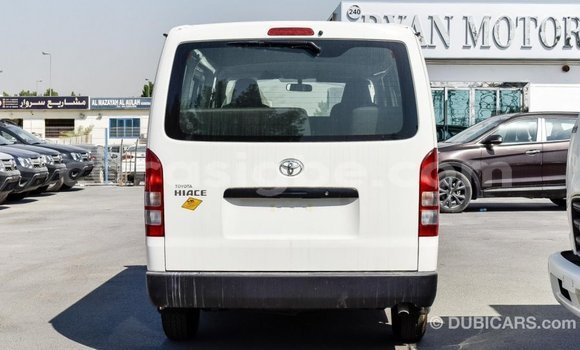 Acheter Import Voiture Toyota Hiace Blanc à Import - Dubai, Togo Acheter Import Voiture Toyota Hiace Blanc à Import - Dubai, Togo