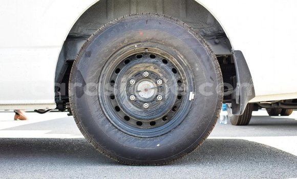 Acheter Import Voiture Toyota Hiace Blanc à Import - Dubai, Togo Acheter Import Voiture Toyota Hiace Blanc à Import - Dubai, Togo