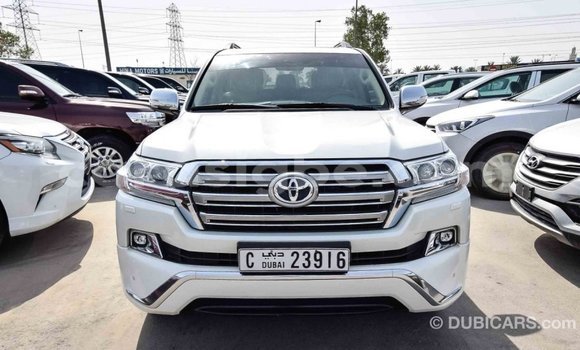 Acheter Import Voiture Toyota Land Cruiser Blanc à Import - Dubai, Togo Acheter Import Voiture Toyota Land Cruiser Blanc à Import - Dubai, Togo