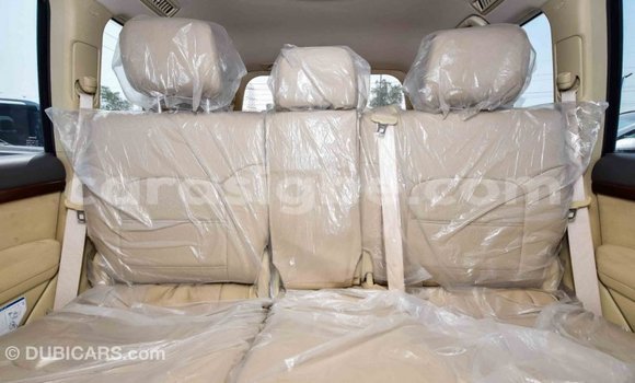 Acheter Import Voiture Toyota Land Cruiser Blanc à Import - Dubai, Togo Acheter Import Voiture Toyota Land Cruiser Blanc à Import - Dubai, Togo