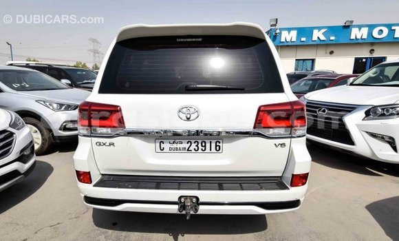 Acheter Import Voiture Toyota Land Cruiser Blanc à Import - Dubai, Togo Acheter Import Voiture Toyota Land Cruiser Blanc à Import - Dubai, Togo