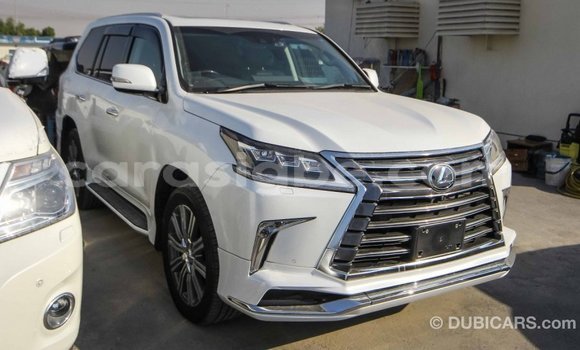 Acheter Import Voiture Lexus LX Blanc à Import - Dubai, Togo