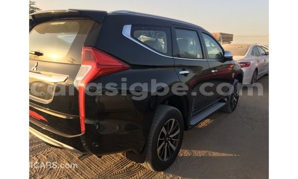 Acheter Import Voiture Mitsubishi Montero Noir à Import - Dubai, Togo