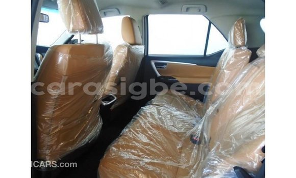 Acheter Import Voiture Toyota Fortuner Blanc à Import - Dubai, Togo