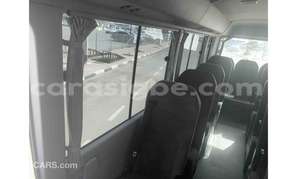 Acheter Import Voiture Toyota Coaster Blanc à Import - Dubai, Togo Acheter Import Voiture Toyota Coaster Blanc à Import - Dubai, Togo