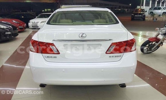 Acheter Import Voiture Lexus ES Blanc à Import - Dubai, Togo Acheter Import Voiture Lexus ES Blanc à Import - Dubai, Togo