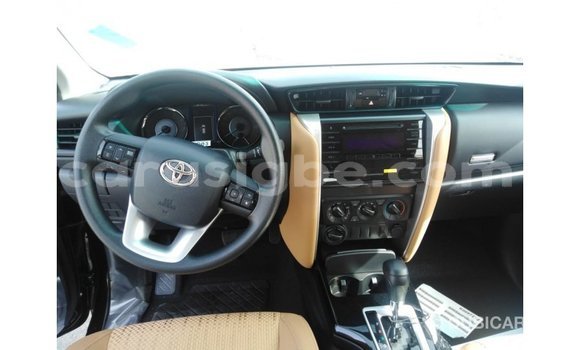 Acheter Import Voiture Toyota Fortuner Noir à Import - Dubai, Togo Acheter Import Voiture Toyota Fortuner Noir à Import - Dubai, Togo