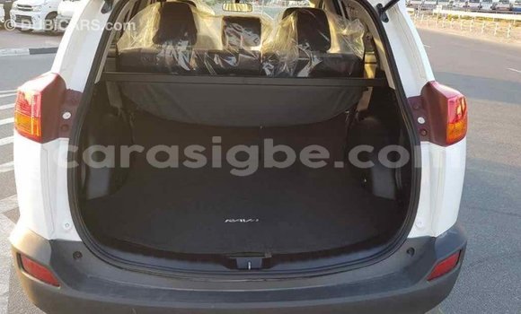 Acheter Import Voiture Toyota RAV4 Blanc à Import - Dubai, Togo Acheter Import Voiture Toyota RAV4 Blanc à Import - Dubai, Togo