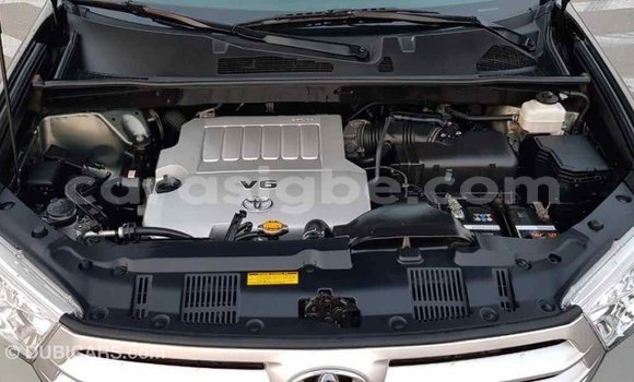 Acheter Import Voiture Toyota Highlander Vert à Import - Dubai, Togo Acheter Import Voiture Toyota Highlander Vert à Import - Dubai, Togo