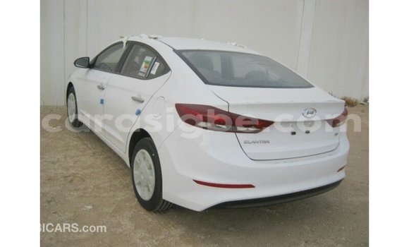 Acheter Import Voiture Hyundai Elantra Blanc à Import - Dubai, Togo Acheter Import Voiture Hyundai Elantra Blanc à Import - Dubai, Togo