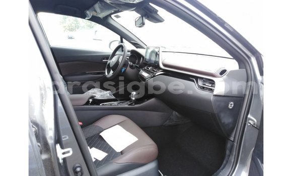 Acheter Import Voiture Toyota C-HR Autre à Import - Dubai, Togo Acheter Import Voiture Toyota C-HR Autre à Import - Dubai, Togo
