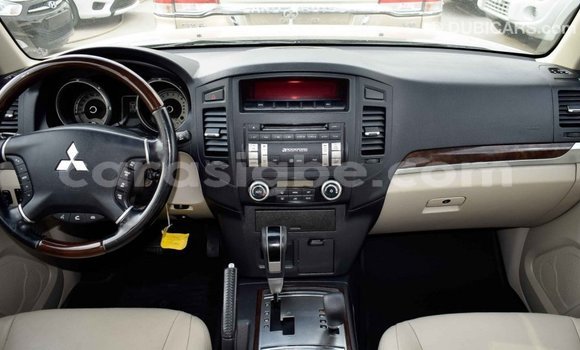 Acheter Import Voiture Mitsubishi Pajero Noir à Import - Dubai, Togo Acheter Import Voiture Mitsubishi Pajero Noir à Import - Dubai, Togo