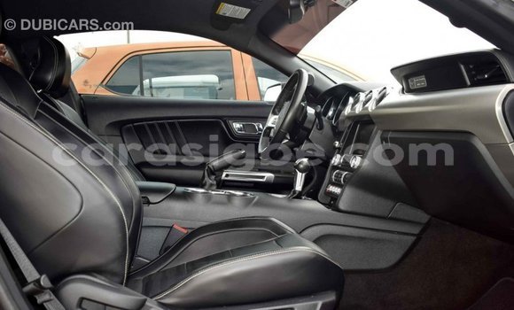 Acheter Import Voiture Ford Mustang Noir à Import - Dubai, Togo Acheter Import Voiture Ford Mustang Noir à Import - Dubai, Togo