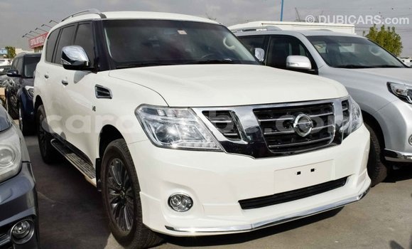 Acheter Import Voiture Nissan Patrol Blanc à Import - Dubai, Togo