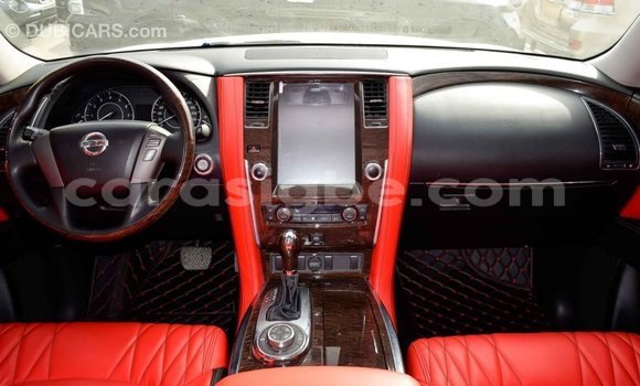 Acheter Import Voiture Nissan Patrol Blanc à Import - Dubai, Togo Acheter Import Voiture Nissan Patrol Blanc à Import - Dubai, Togo