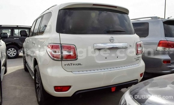 Acheter Import Voiture Nissan Patrol Blanc à Import - Dubai, Togo Acheter Import Voiture Nissan Patrol Blanc à Import - Dubai, Togo