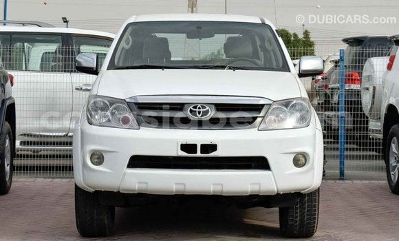 Acheter Import Voiture Toyota Fortuner Blanc à Import - Dubai, Togo Acheter Import Voiture Toyota Fortuner Blanc à Import - Dubai, Togo