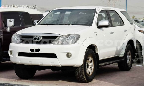 Acheter Import Voiture Toyota Fortuner Blanc à Import - Dubai, Togo Acheter Import Voiture Toyota Fortuner Blanc à Import - Dubai, Togo