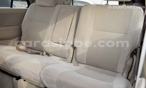 Acheter Import Voiture Toyota Fortuner Blanc à Import - Dubai, Togo Acheter Import Voiture Toyota Fortuner Blanc à Import - Dubai, Togo