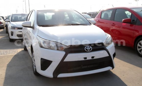 Buy Import Toyota Yaris White Car in Import - Dubai in Togo