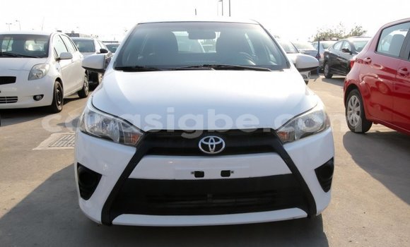 Acheter Import Voiture Toyota Yaris Blanc à Import - Dubai, Togo Acheter Import Voiture Toyota Yaris Blanc à Import - Dubai, Togo