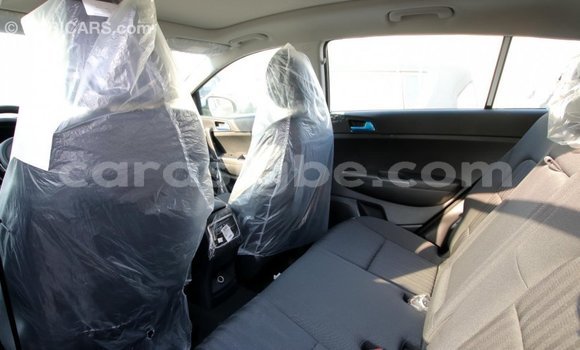 Acheter Import Voiture Kia Sportage Blanc à Import - Dubai, Togo Acheter Import Voiture Kia Sportage Blanc à Import - Dubai, Togo