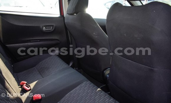 Acheter Import Voiture Toyota Yaris Rouge à Import - Dubai, Togo Acheter Import Voiture Toyota Yaris Rouge à Import - Dubai, Togo