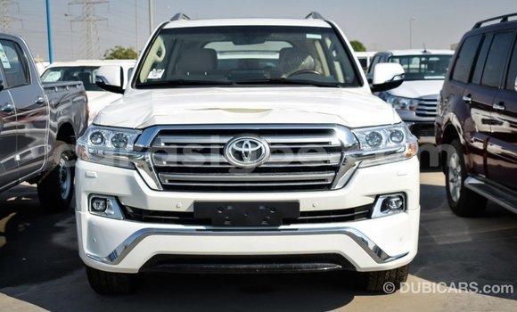 Acheter Import Voiture Toyota Land Cruiser Blanc à Import - Dubai, Togo Acheter Import Voiture Toyota Land Cruiser Blanc à Import - Dubai, Togo