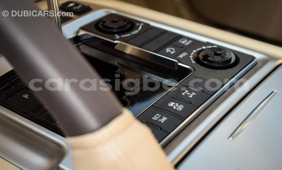 Acheter Import Voiture Toyota Land Cruiser Blanc à Import - Dubai, Togo Acheter Import Voiture Toyota Land Cruiser Blanc à Import - Dubai, Togo